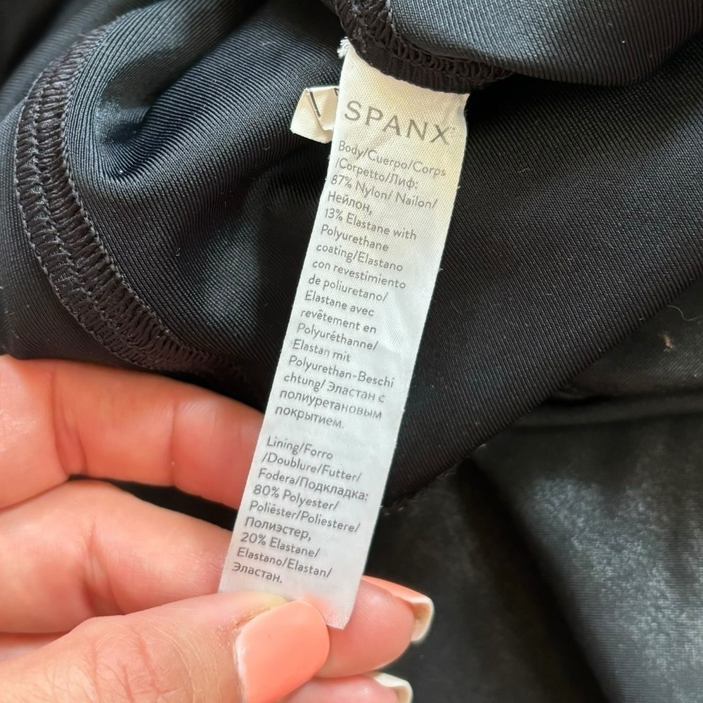 Spanx Faux Leather Leggings Women’s XS Black Shinning Slimming Minimalist Cozy - Picture 4 of 13